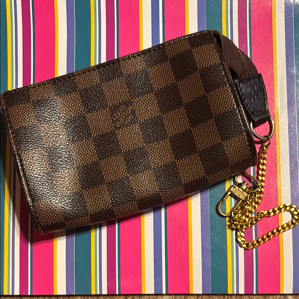 Louis Vuitton Brown Checkered Coin Purse 👜